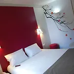 ホテル Mercure Batignolles - & 4*