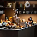 Mercure Batignolles - & 4*