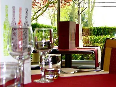 Hotel Mercure Batignolles - & 4*