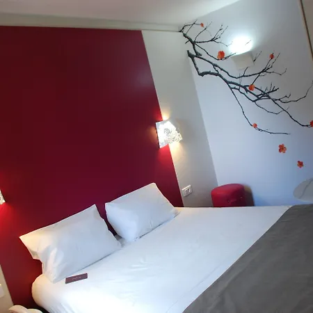 Hotel Mercure Batignolles - & 4*