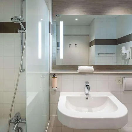 Mercure Batignolles - &