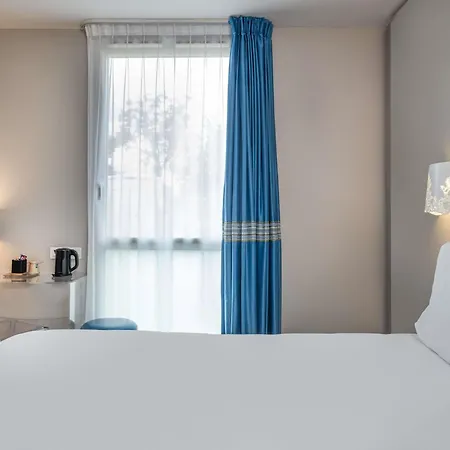 Mercure Batignolles - & Le Mans