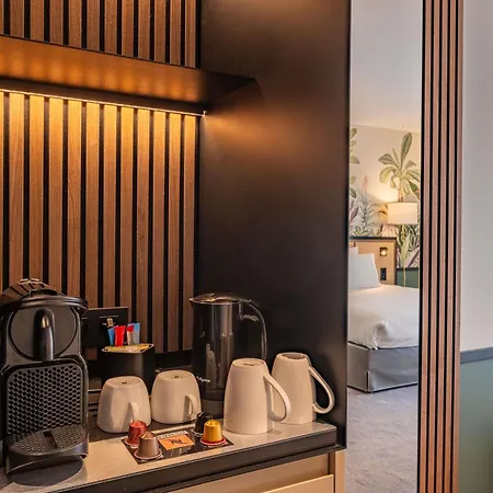 호텔 Mercure Batignolles - & 4*