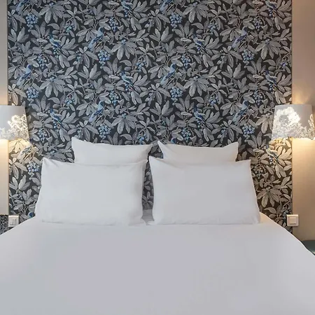 Mercure Batignolles - & 4*