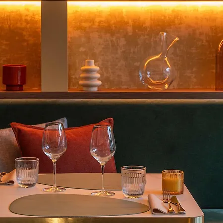 Hotel Mercure Batignolles - & 4*
