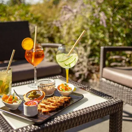 Mercure Batignolles - & 4*