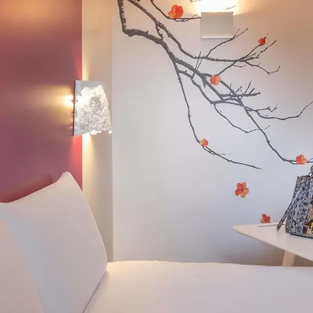 Mercure Batignolles - &