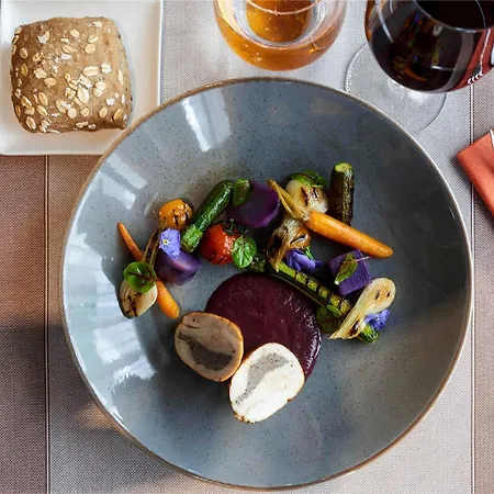 Hotel Mercure Batignolles - & 4*