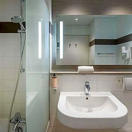 Mercure Batignolles - & Ле-Ман