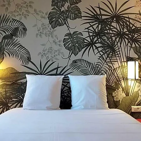 Отель Mercure Batignolles - &