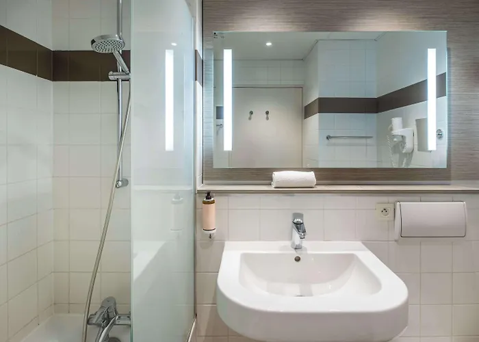 Mercure Batignolles - &