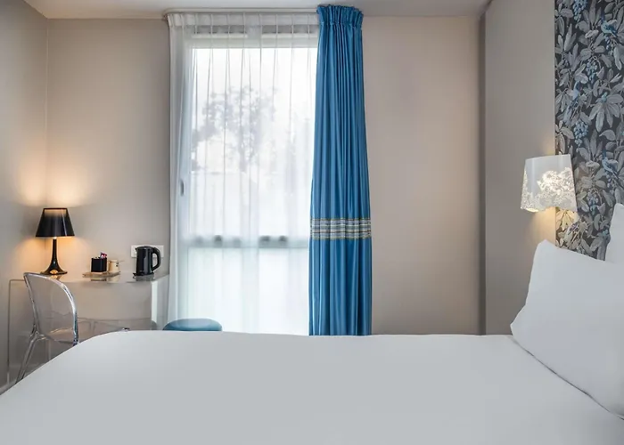 Mercure Batignolles - & 르망