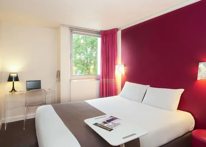 Hotel Mercure Batignolles - &