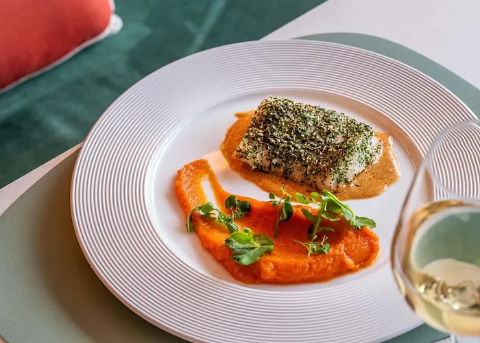 Mercure Batignolles - &