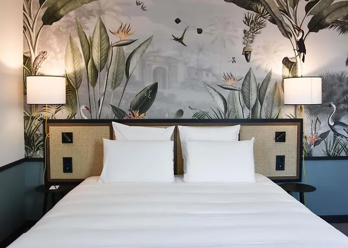 Hotel Mercure Batignolles - &