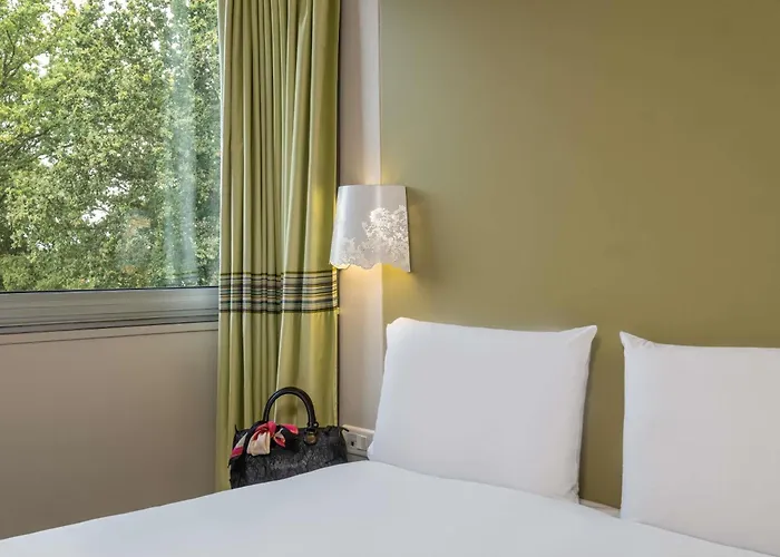 Mercure Batignolles 4*