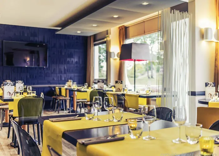 Hotel Mercure Batignolles - & 4*