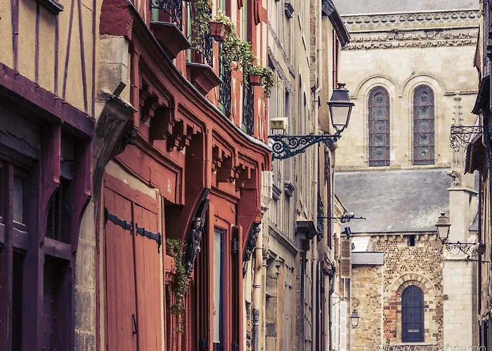 Hotel Mercure Batignolles - & 4*